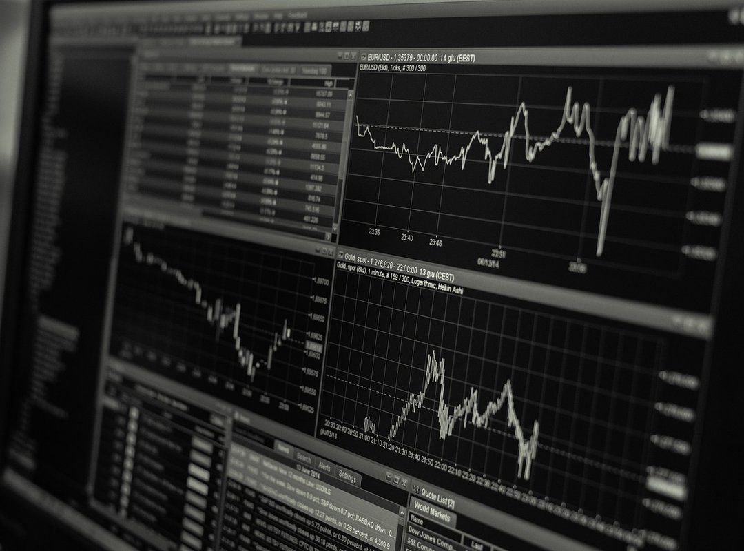 Where to Exchange Currency for the Best Rates